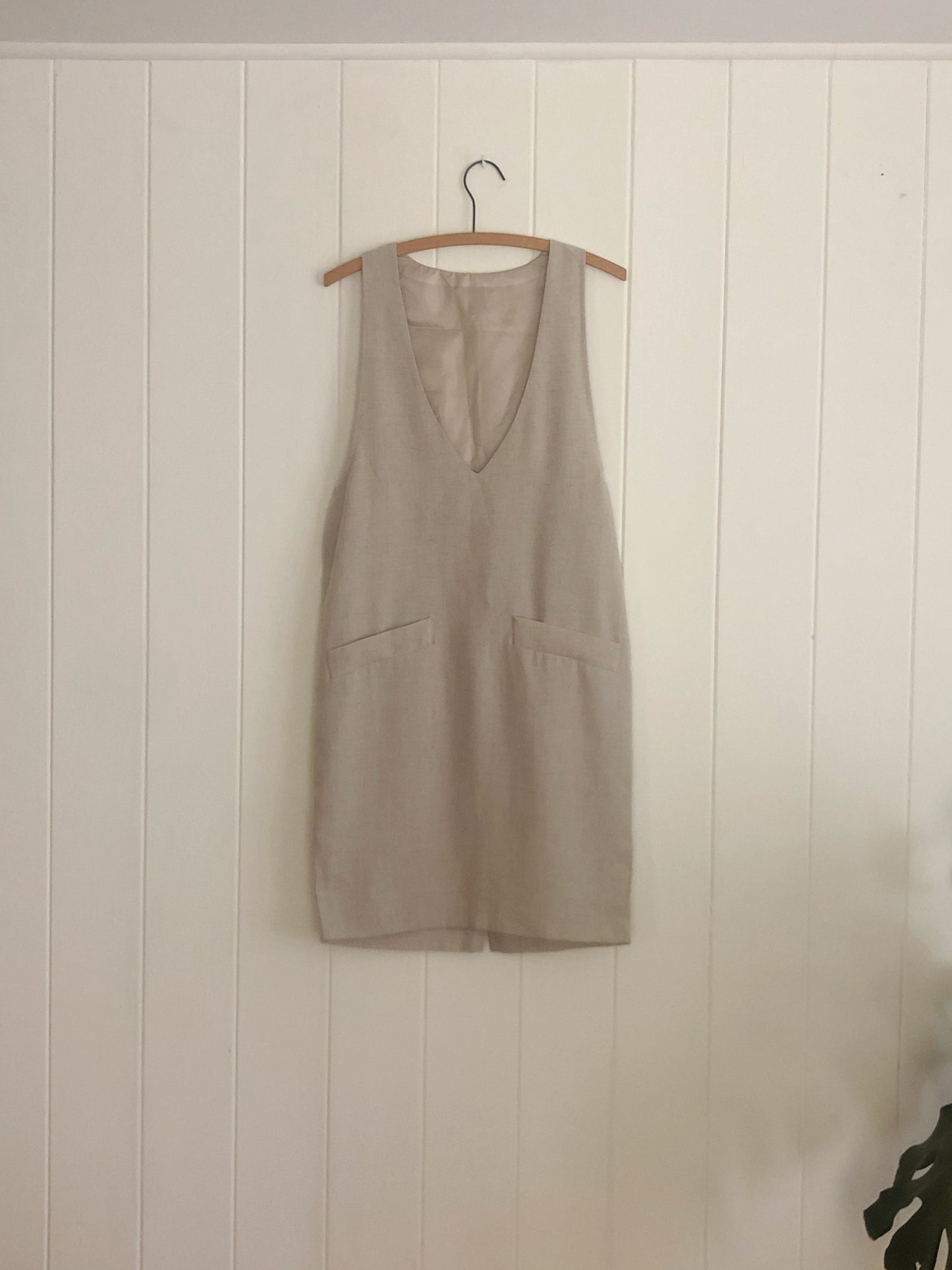 Pate Drop V-Neck Dress