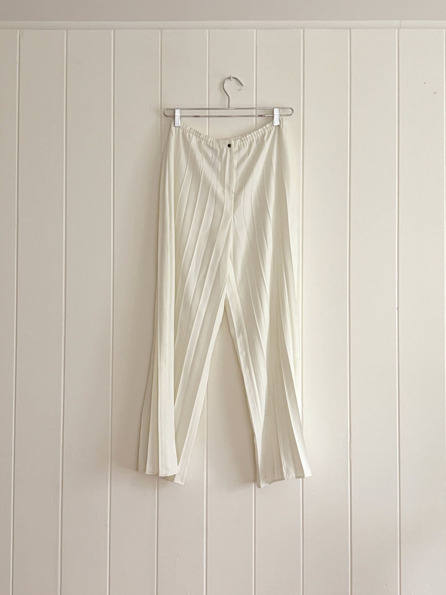 White Pleated Pants