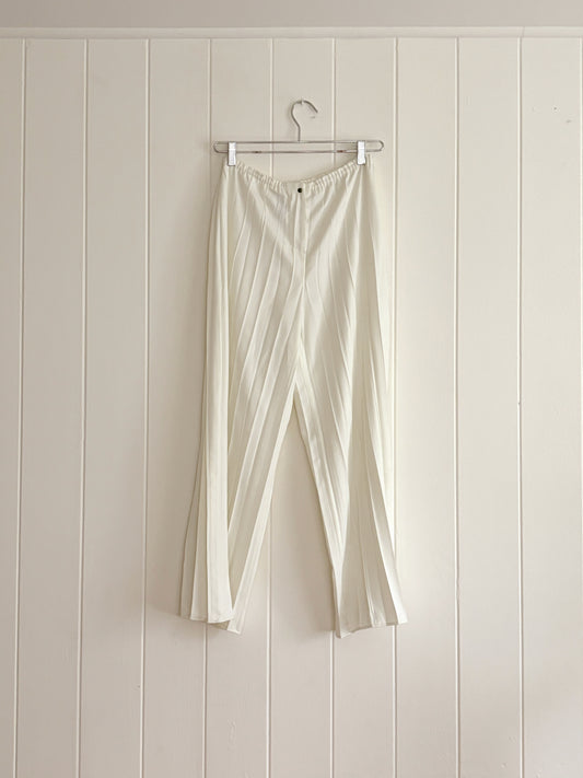 White Pleated Pants